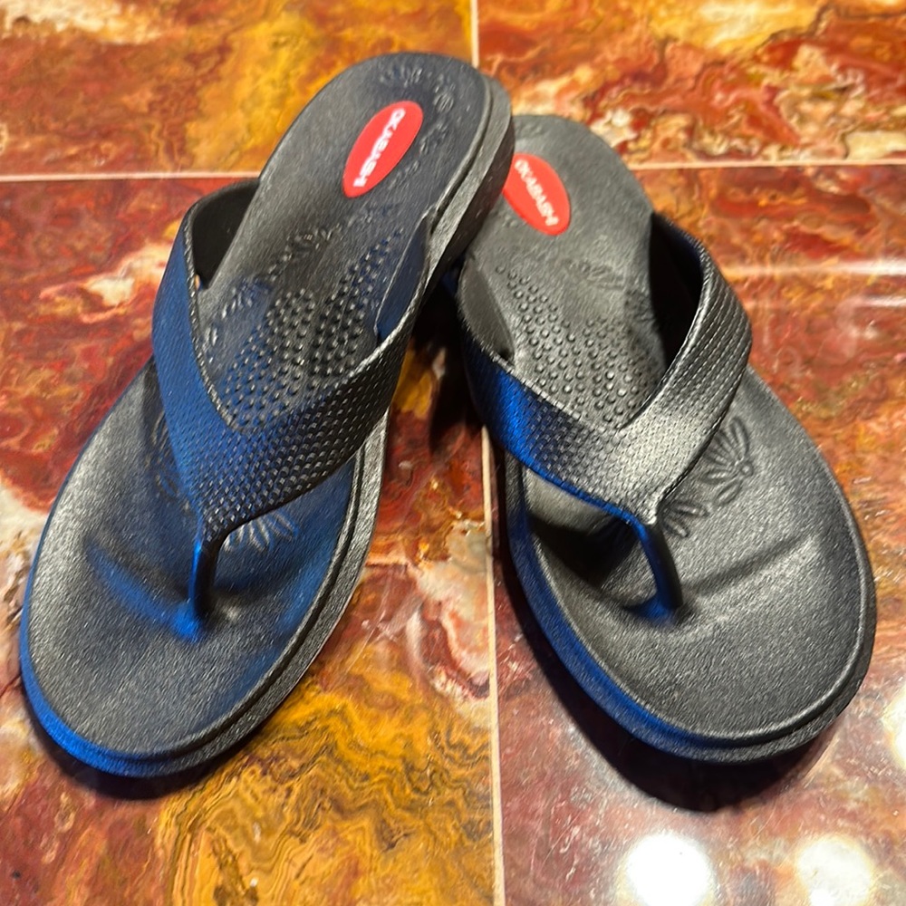 OKABASHI Maui Style Slippers